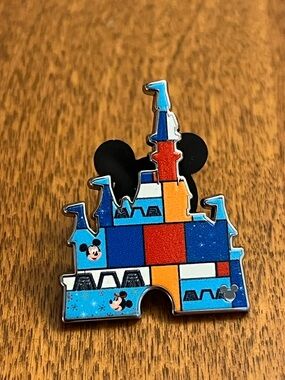 2026 Walt Disney World Hidden Disney Wave A CHASER Castle pin
Contemporary Hotel